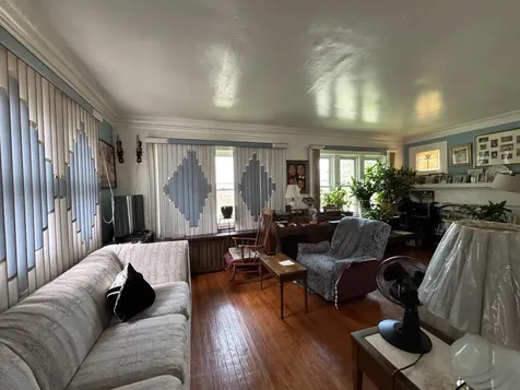 8431 South Dante Avenue Chicago IL 60619