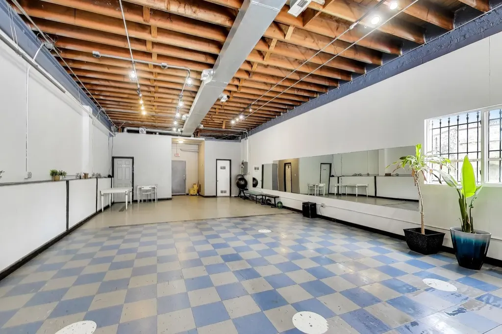 3426 West Diversey Avenue Chicago IL 60647