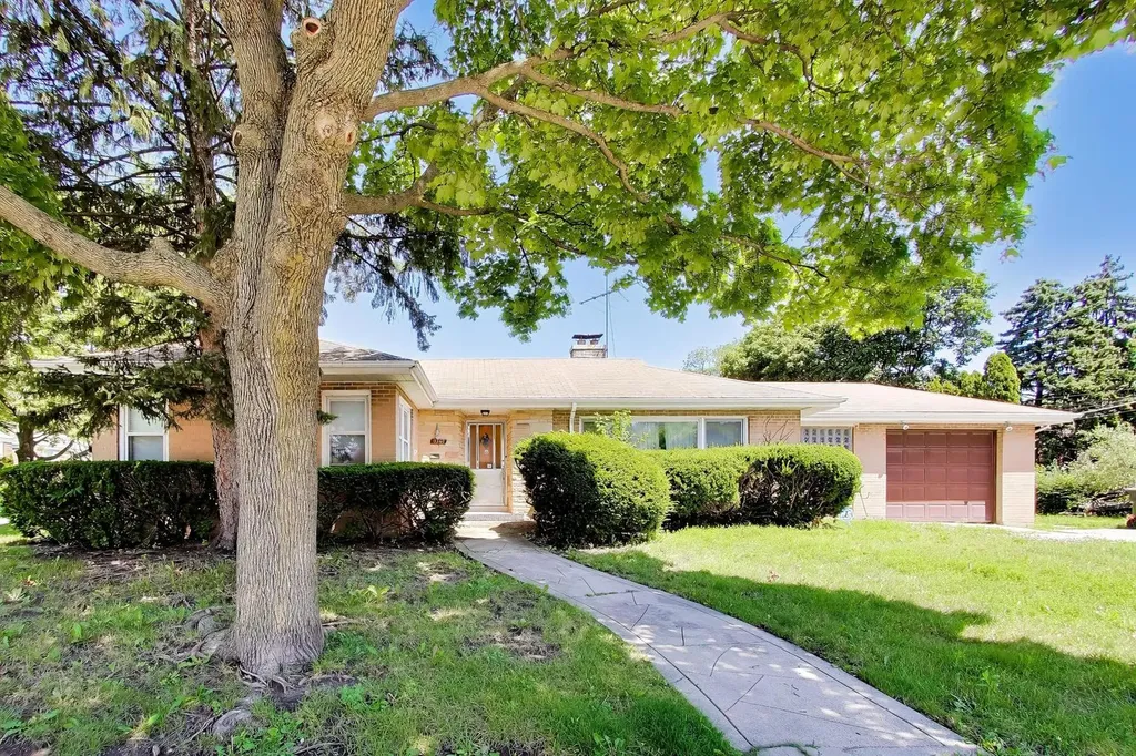 3360 West Arthur Avenue Lincolnwood IL 60712