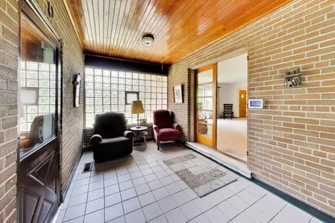 3360 West Arthur Avenue Lincolnwood IL 60712