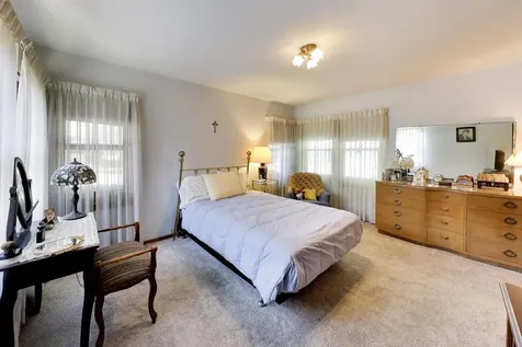 3360 West Arthur Avenue Lincolnwood IL 60712