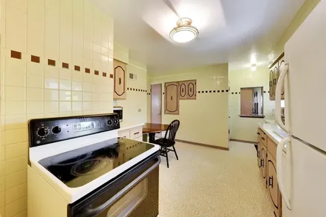 3360 West Arthur Avenue Lincolnwood IL 60712