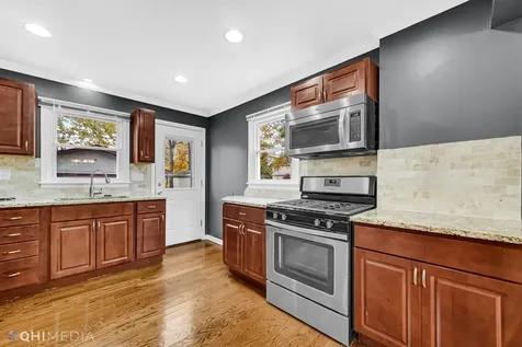 6661 Glenview Drive Tinley Park IL 60477