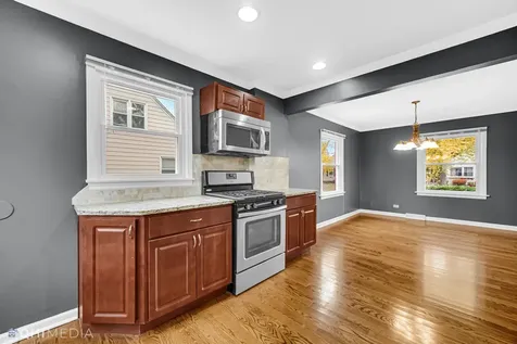 6661 Glenview Drive Tinley Park IL 60477