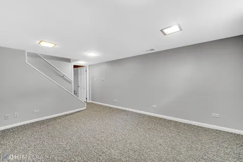 6661 Glenview Drive Tinley Park IL 60477