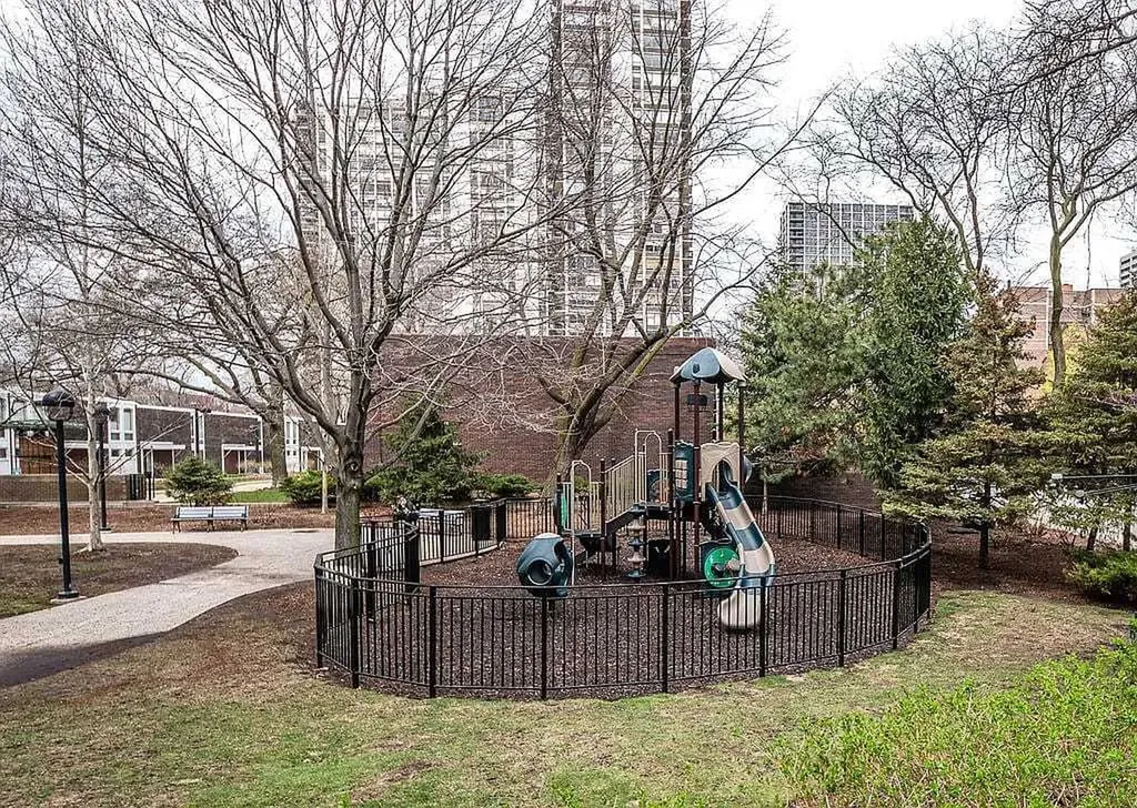 1255 North Sandburg Terrace Chicago IL 60610