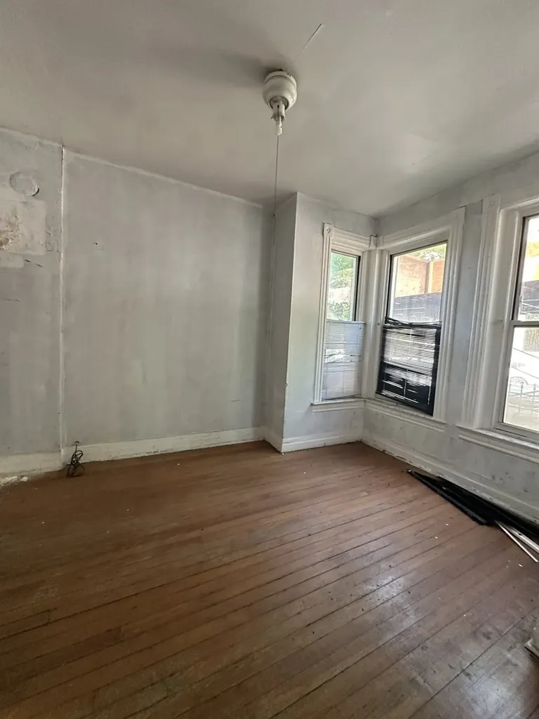 927 West Cullerton Street Chicago IL 60608