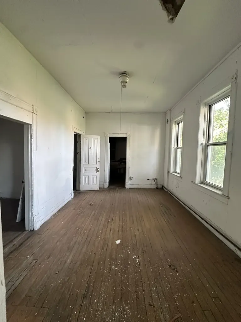 927 West Cullerton Street Chicago IL 60608