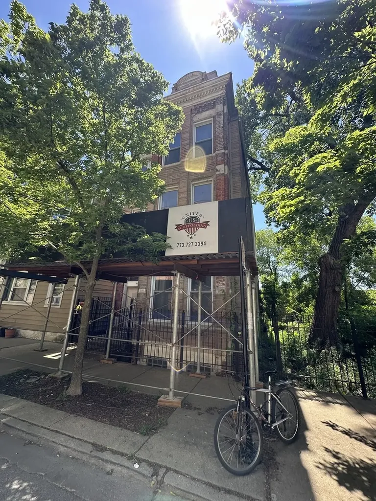 927 West Cullerton Street Chicago IL 60608