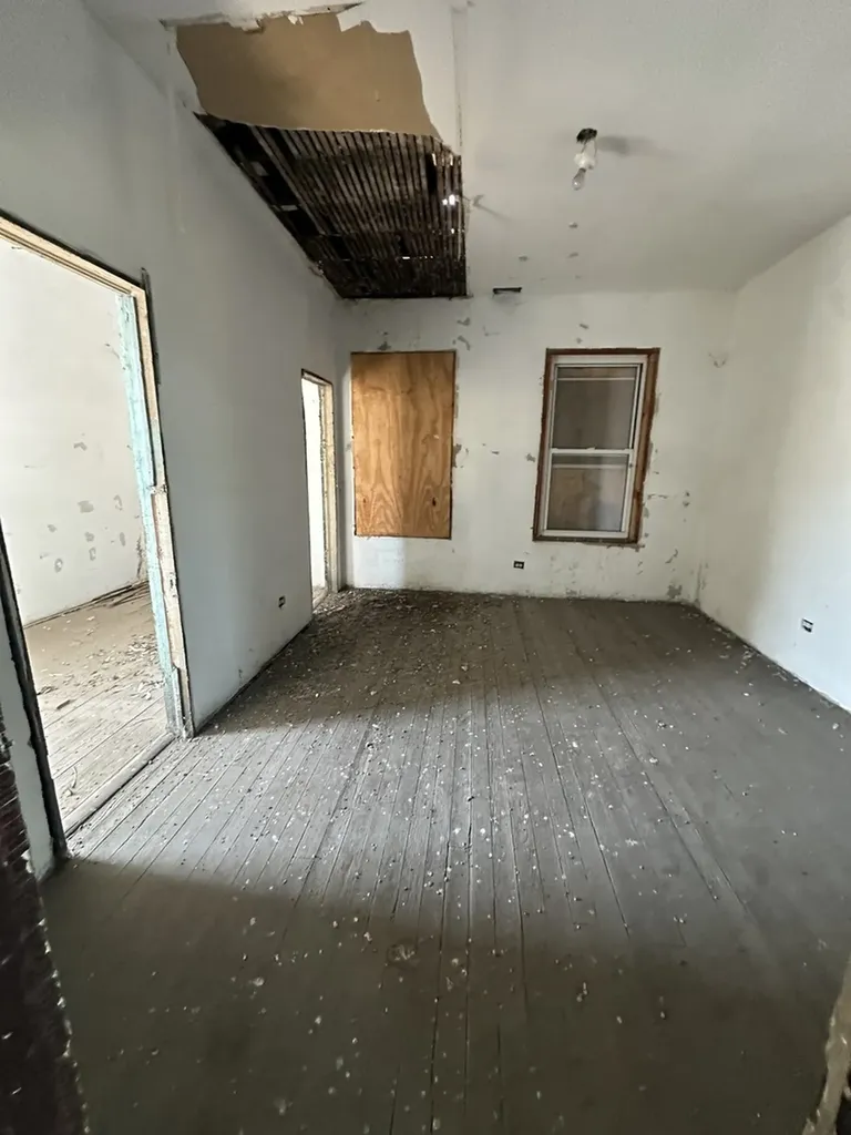 927 West Cullerton Street Chicago IL 60608