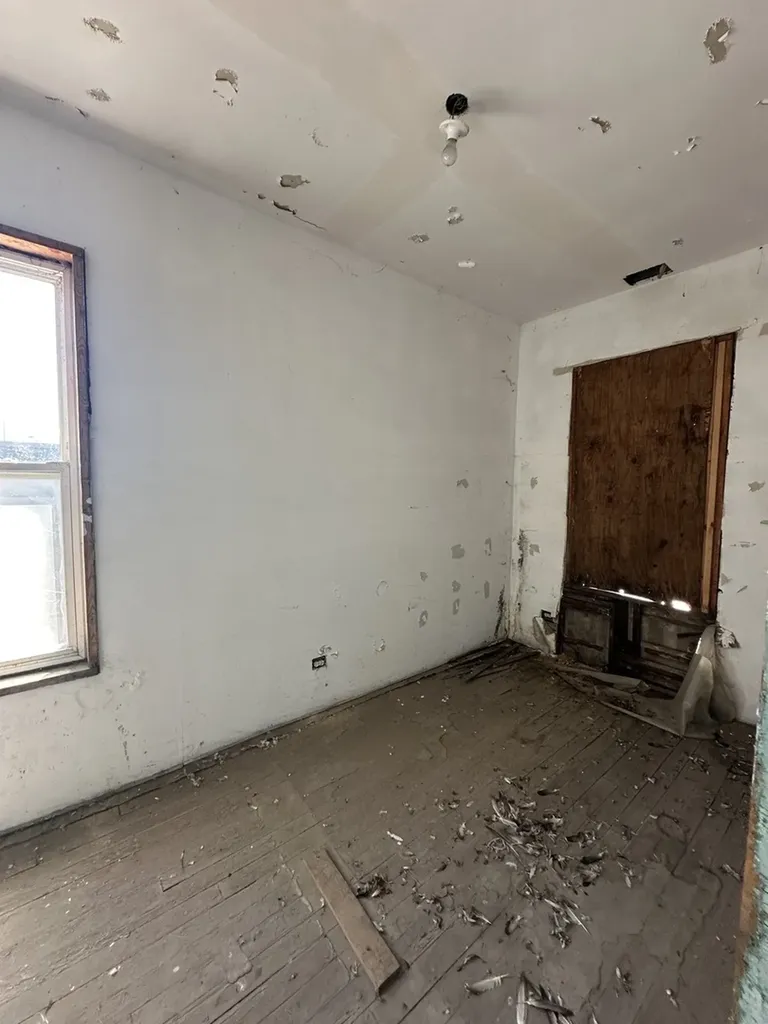 927 West Cullerton Street Chicago IL 60608