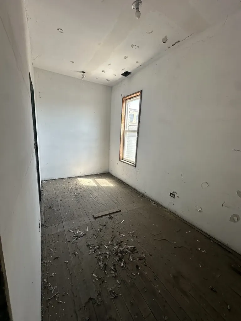 927 West Cullerton Street Chicago IL 60608