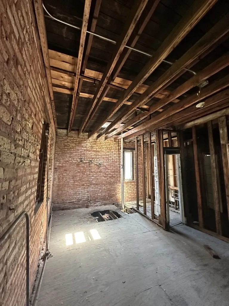 927 West Cullerton Street Chicago IL 60608