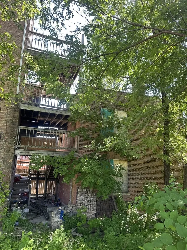 927 West Cullerton Street Chicago IL 60608