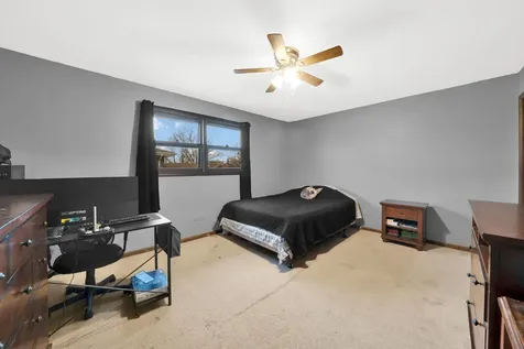 10732 South Meadow Lane Palos Hills IL 60465