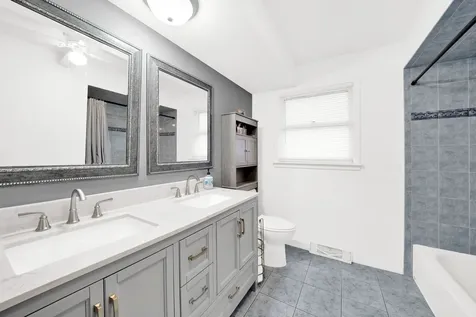 10732 South Meadow Lane Palos Hills IL 60465