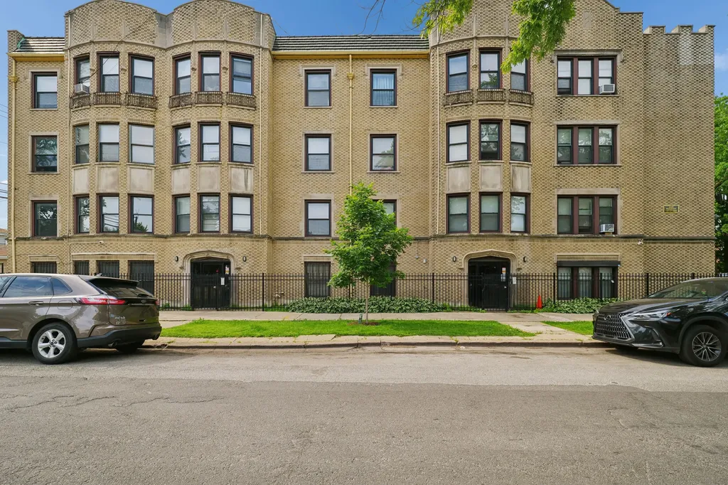 8503 South Drexel Avenue E Chicago IL 60619