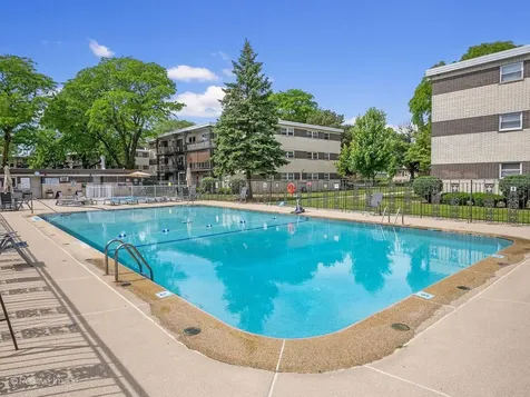 925 8TH Avenue La Grange IL 60525