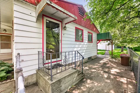 130 S Stott Street Genoa IL 60135