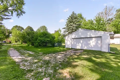 130 S Stott Street Genoa IL 60135