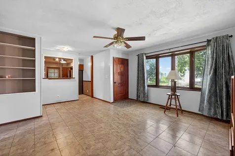 130 S Stott Street Genoa IL 60135