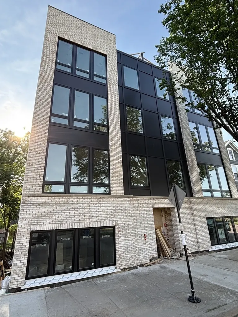 1931 South Jefferson Street Chicago IL 60616