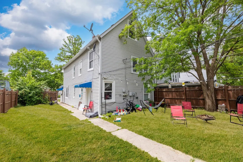 3233 Madison Avenue Brookfield IL 60513