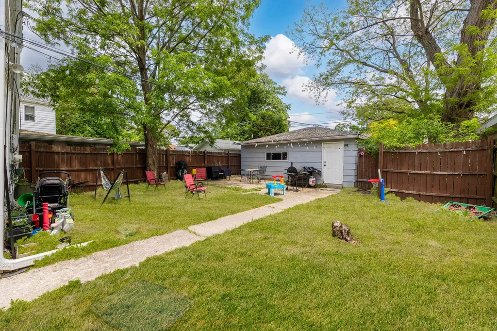 3233 Madison Avenue Brookfield IL 60513
