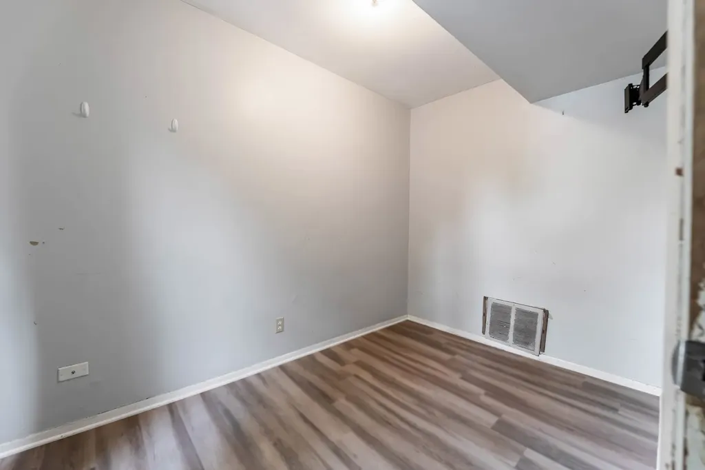 3233 Madison Avenue Brookfield IL 60513