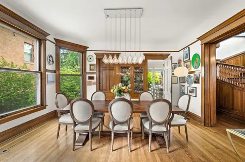 819 West Junior Terrace Chicago IL 60613
