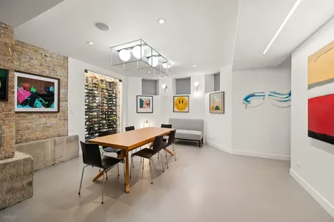819 West Junior Terrace Chicago IL 60613