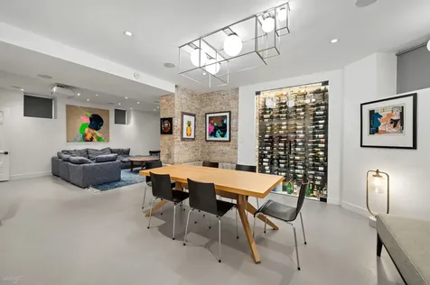 819 West Junior Terrace Chicago IL 60613