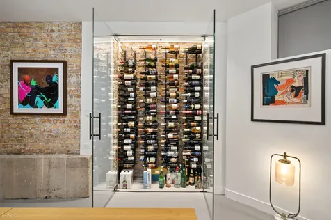 819 West Junior Terrace Chicago IL 60613