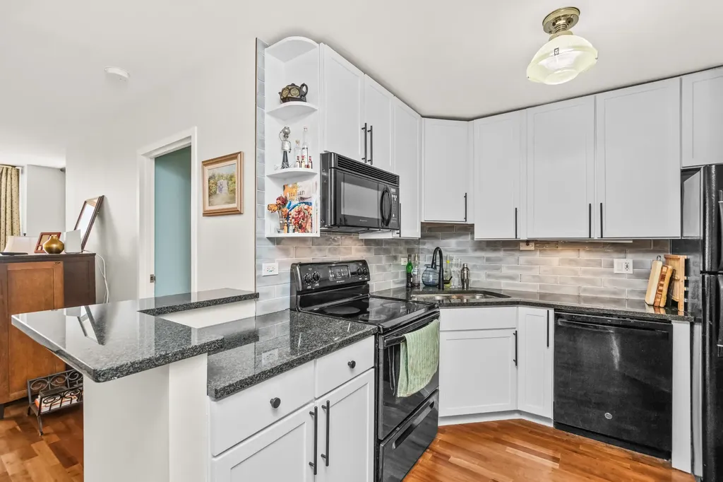 2800 North Orchard Street Chicago IL 60657