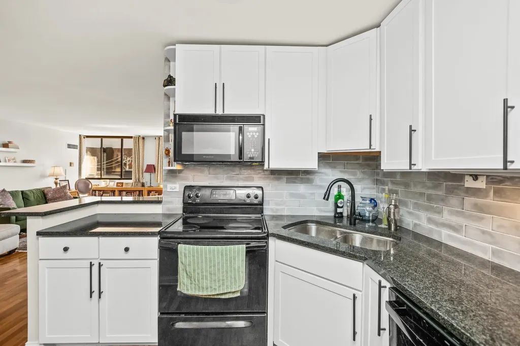 2800 North Orchard Street Chicago IL 60657