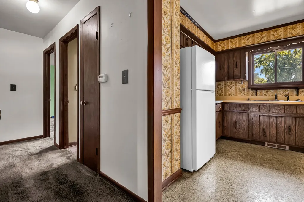 409 Marion Street Roselle IL 60172