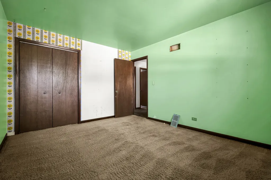 409 Marion Street Roselle IL 60172