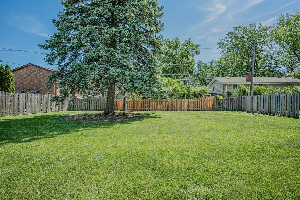 409 Marion Street Roselle IL 60172