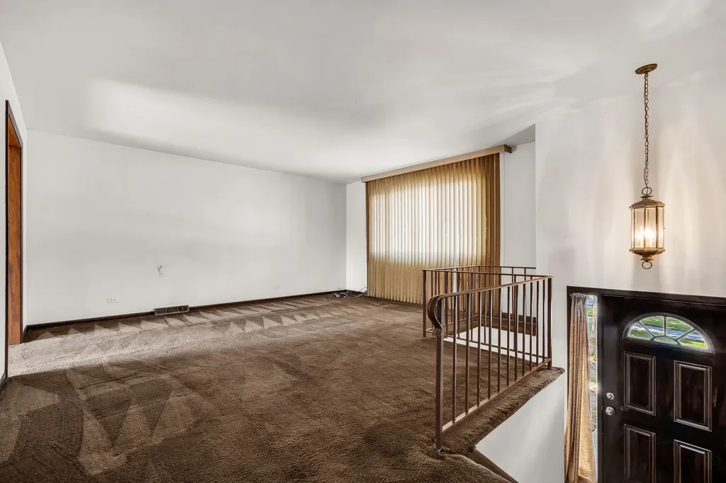 409 Marion Street Roselle IL 60172