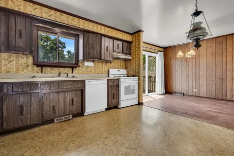 409 Marion Street Roselle IL 60172