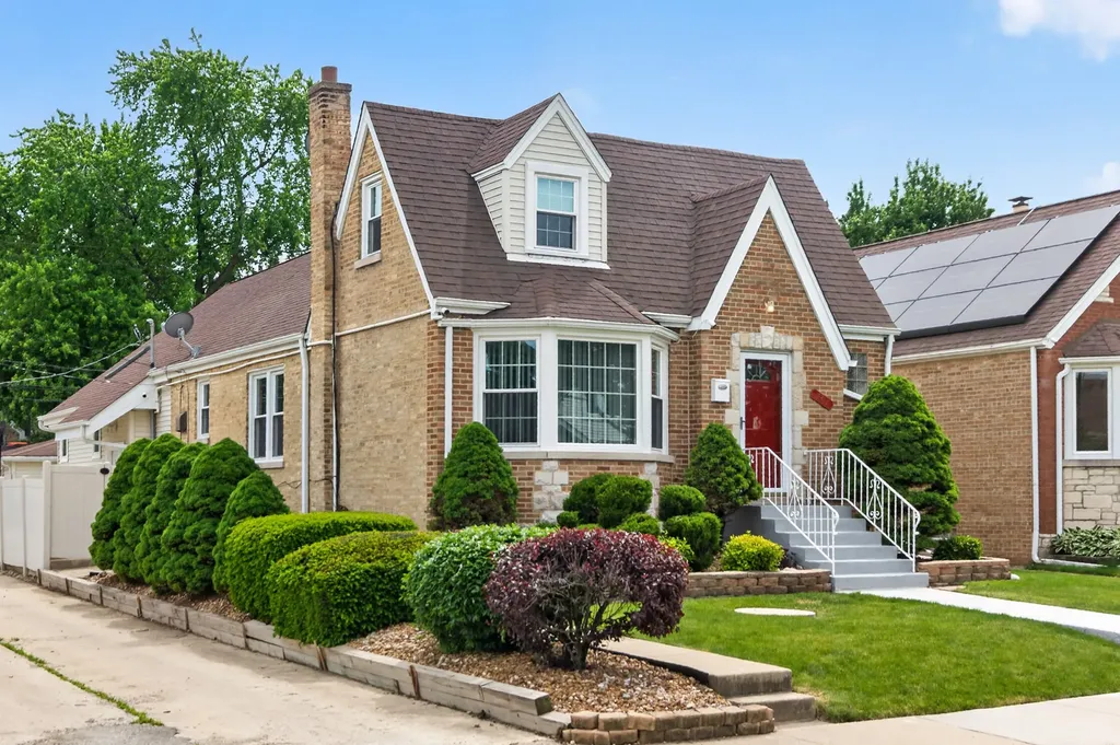 7317 West Myrtle Avenue Chicago IL 60631
