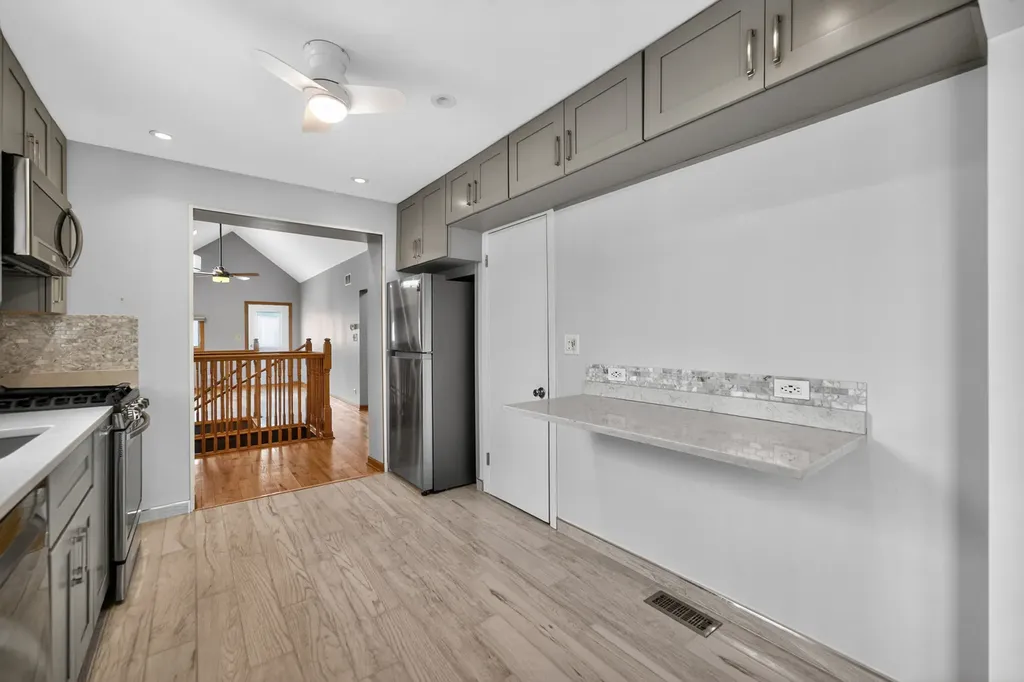 7317 West Myrtle Avenue Chicago IL 60631