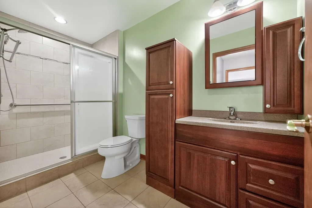 7317 West Myrtle Avenue Chicago IL 60631