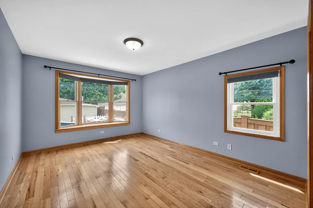 7317 West Myrtle Avenue Chicago IL 60631