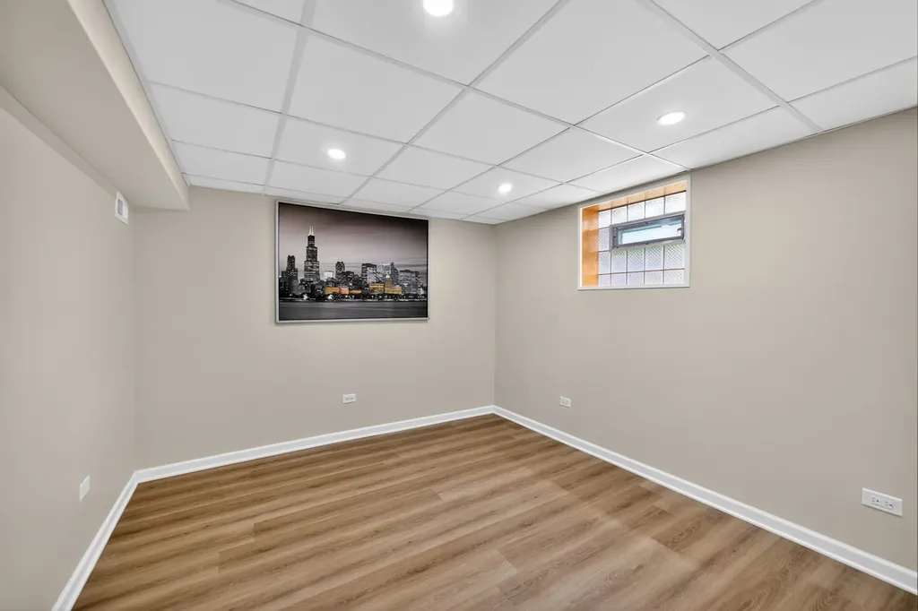7317 West Myrtle Avenue Chicago IL 60631