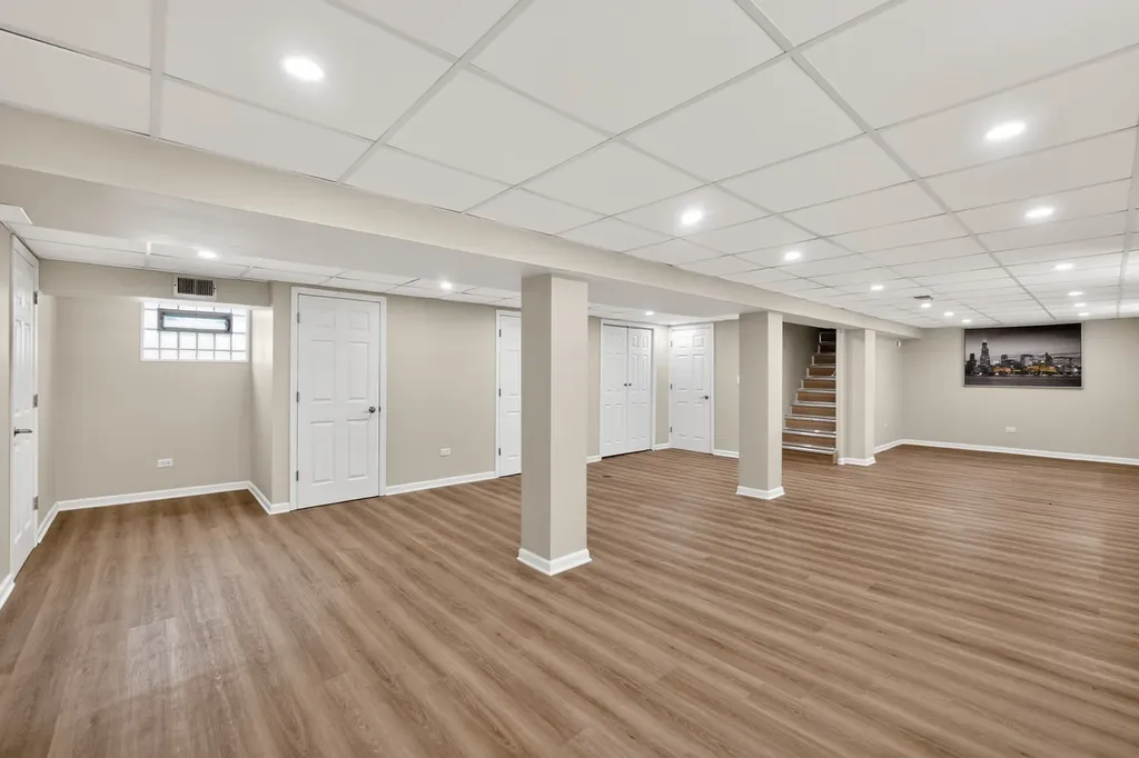 7317 West Myrtle Avenue Chicago IL 60631