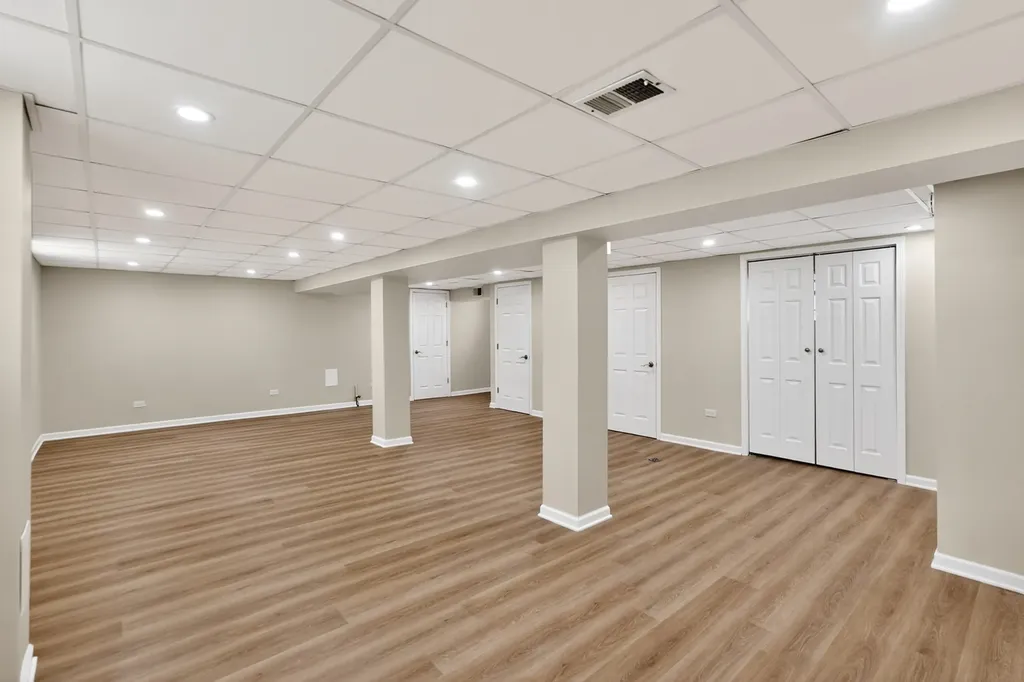 7317 West Myrtle Avenue Chicago IL 60631
