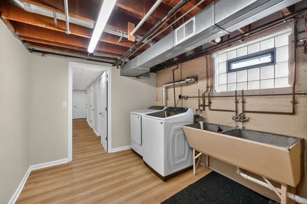 7317 West Myrtle Avenue Chicago IL 60631