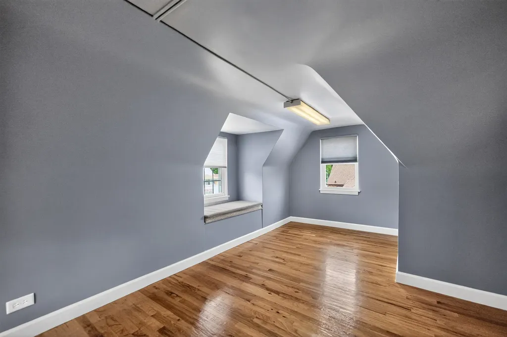 7317 West Myrtle Avenue Chicago IL 60631