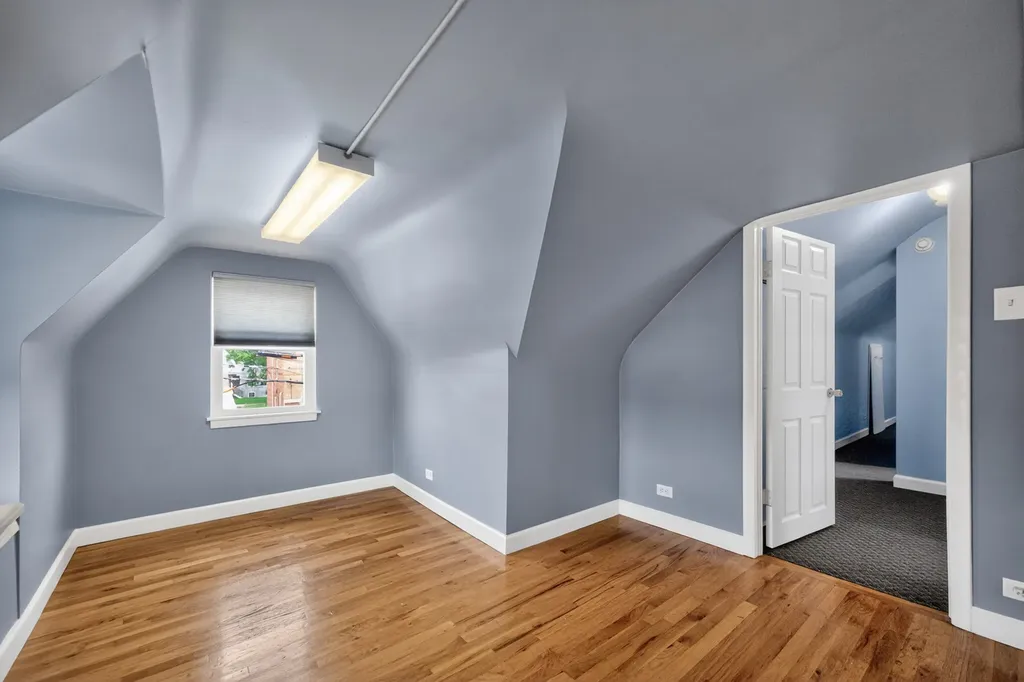 7317 West Myrtle Avenue Chicago IL 60631